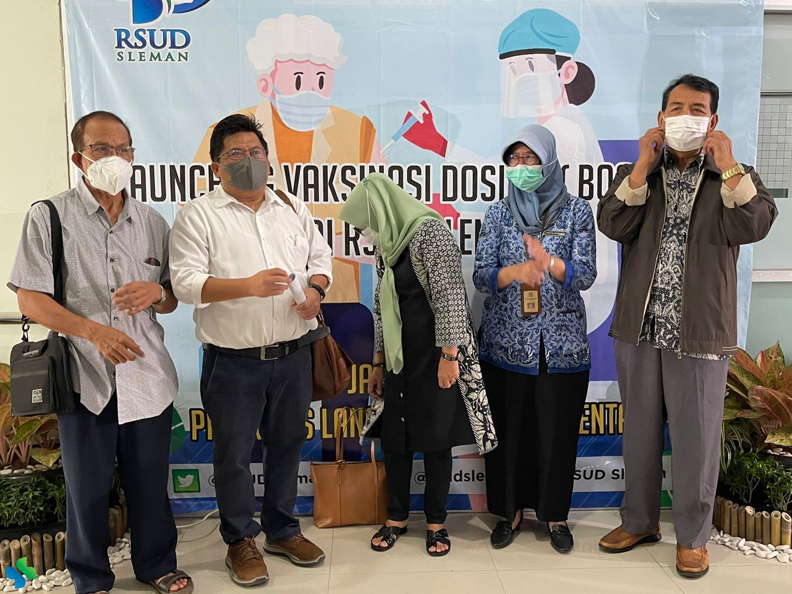 LAUNCHING DAN PELAKSANAAN  VAKSINASI BOOSTER BAGI LANSIA